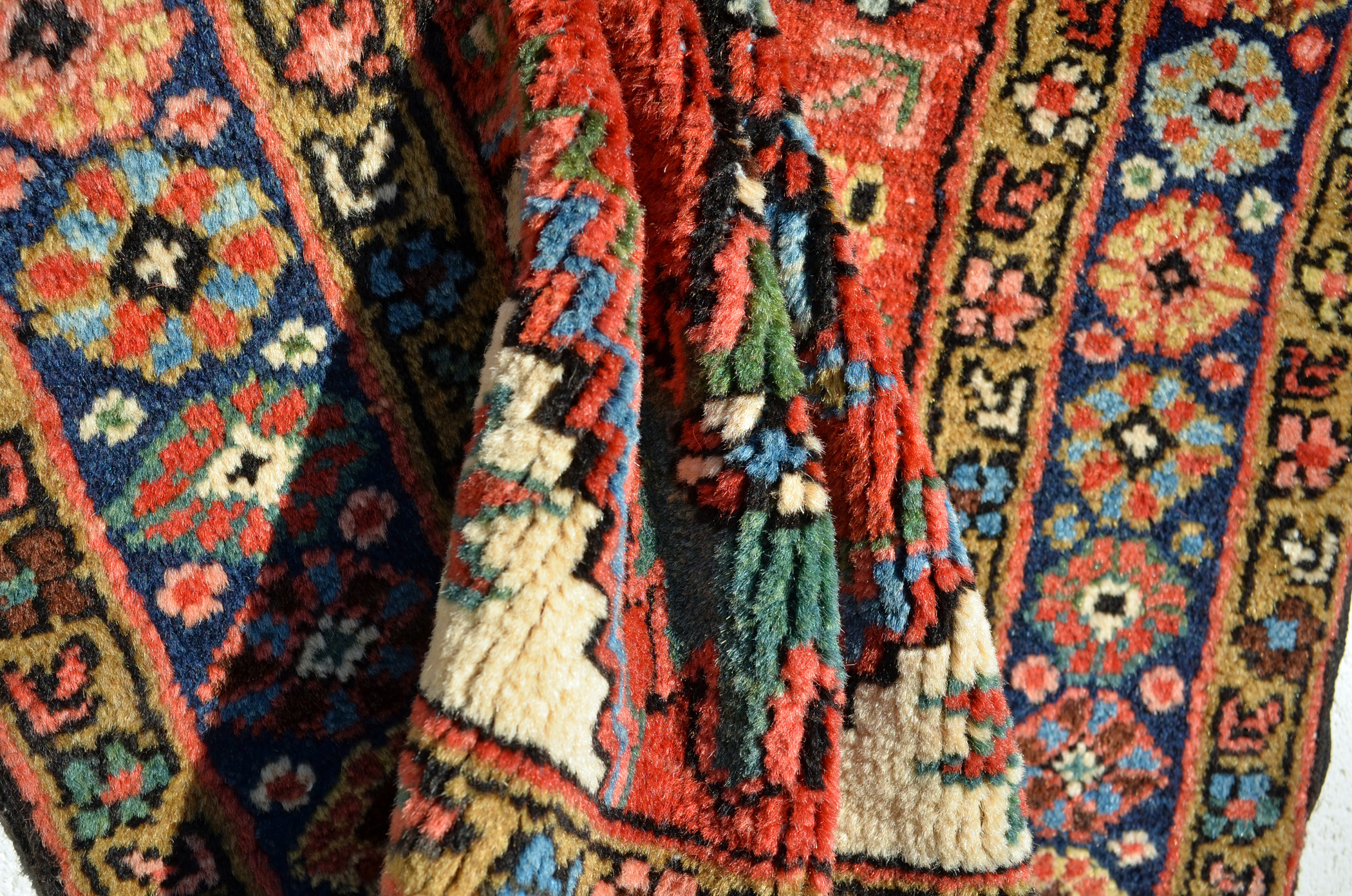 Serapi detail photo